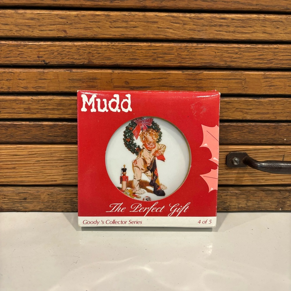 2001 Mudd Christmas Ornament  The Perfect Gift Goodys  Collector's Series #4/5